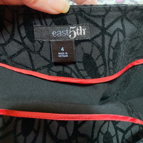 East 5th Black Velvet Floral A-Line Skirt. Vintage Velvet Floral Skirt Y2K - Picture 6 of 12